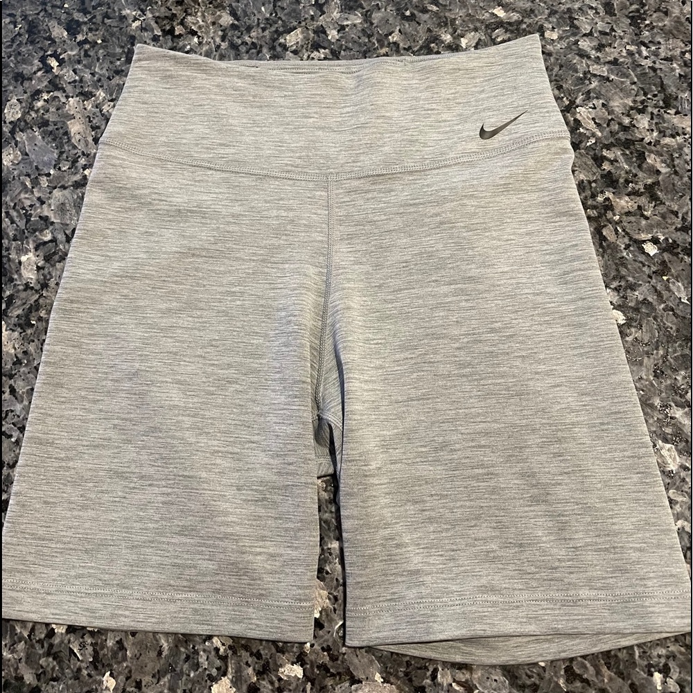 Nike Dri-Fit Mid-Rise 7” Bike Shorts